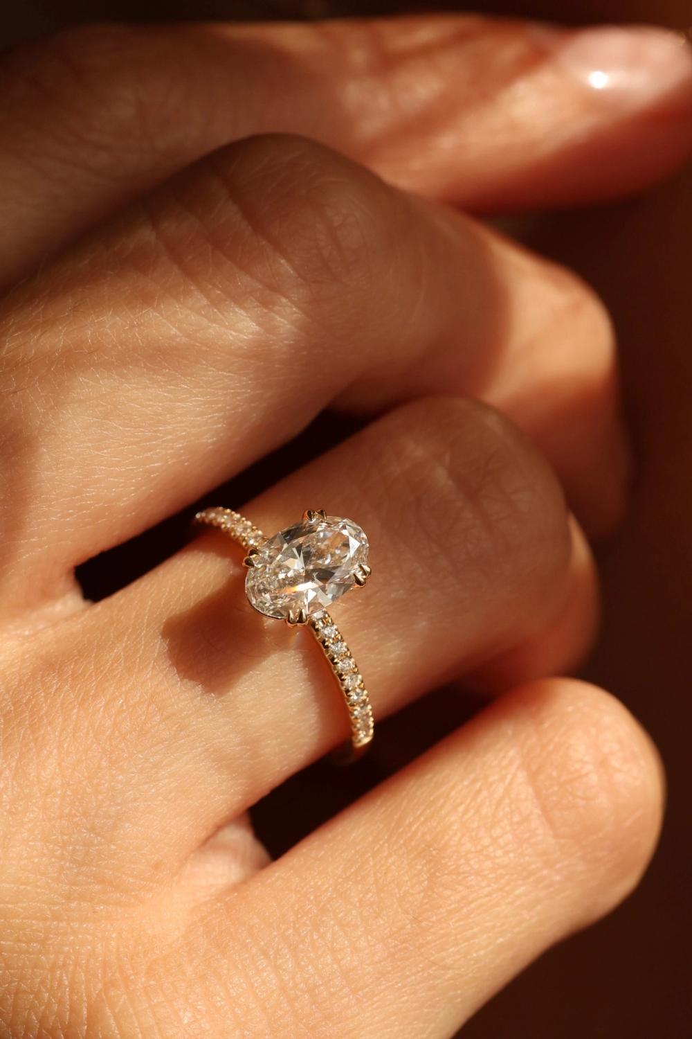 Nangi Lab-grown diamond engagement ring