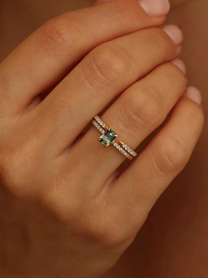 Nangi fine jewelry - teal / Peacock ring in yellow gold