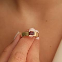Nangi fine jewelry - red ruby ring in yellow gold