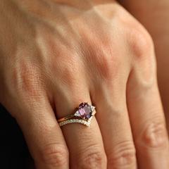 Nangi fine jewelry - purple ring in yellow gold