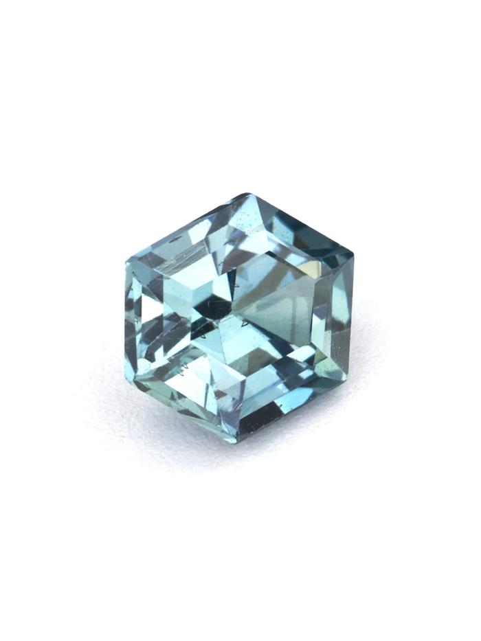 Nangi fine jewelry - blue gemstone in gold