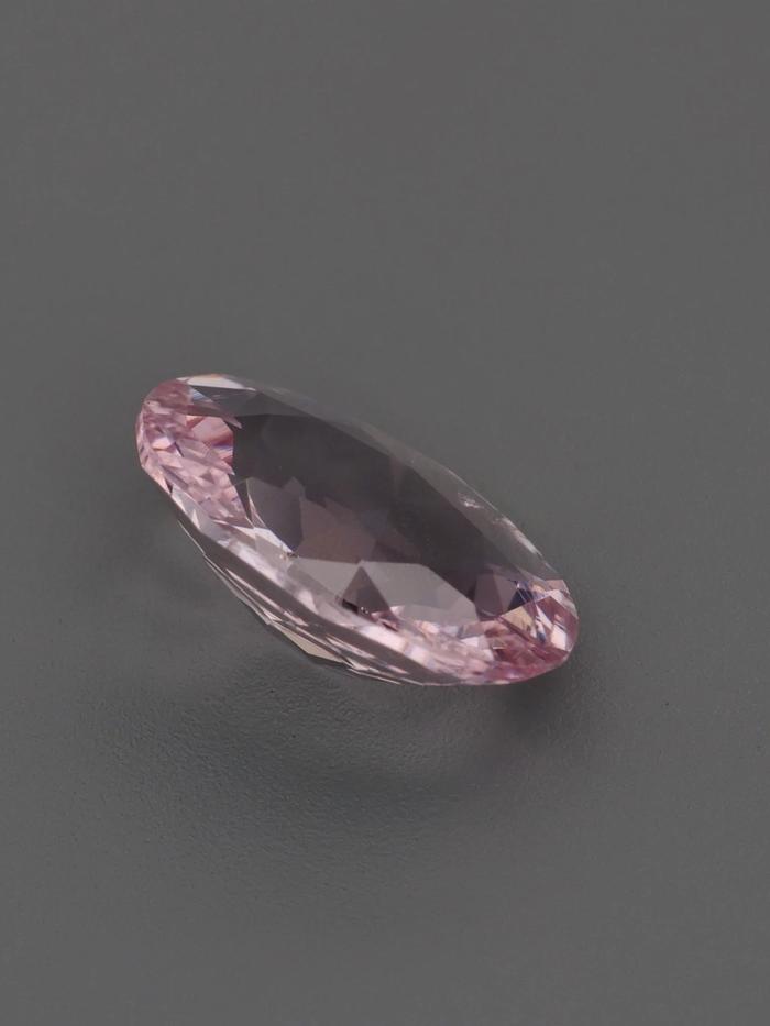 Nangi fine jewelry - pink gemstone in gold
