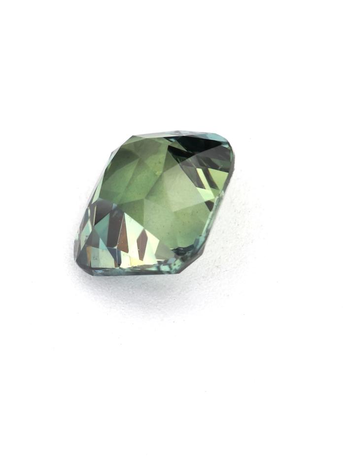 Nangi fine jewelry - green gemstone in gold