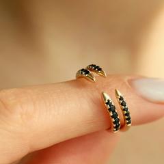 Nangi fine jewelry - black sapphire ring in gold