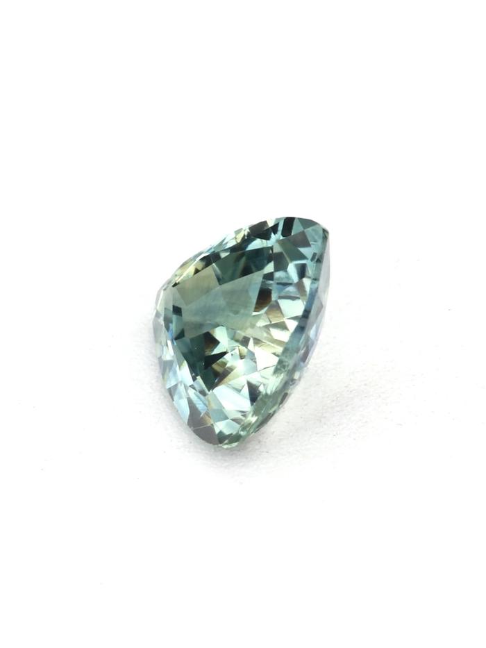 Nangi fine jewelry - green gemstone in gold