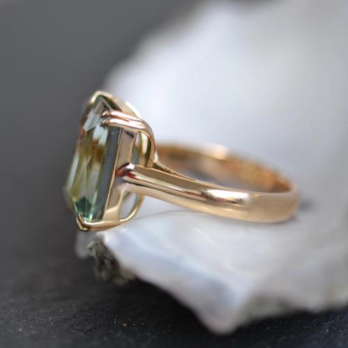 Nangi fine jewelry - green tourmaline ring in yellow gold