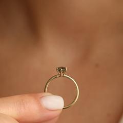 Nangi fine jewelry - green ring in yellow gold