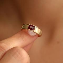 Nangi fine jewelry - red ruby ring in yellow gold