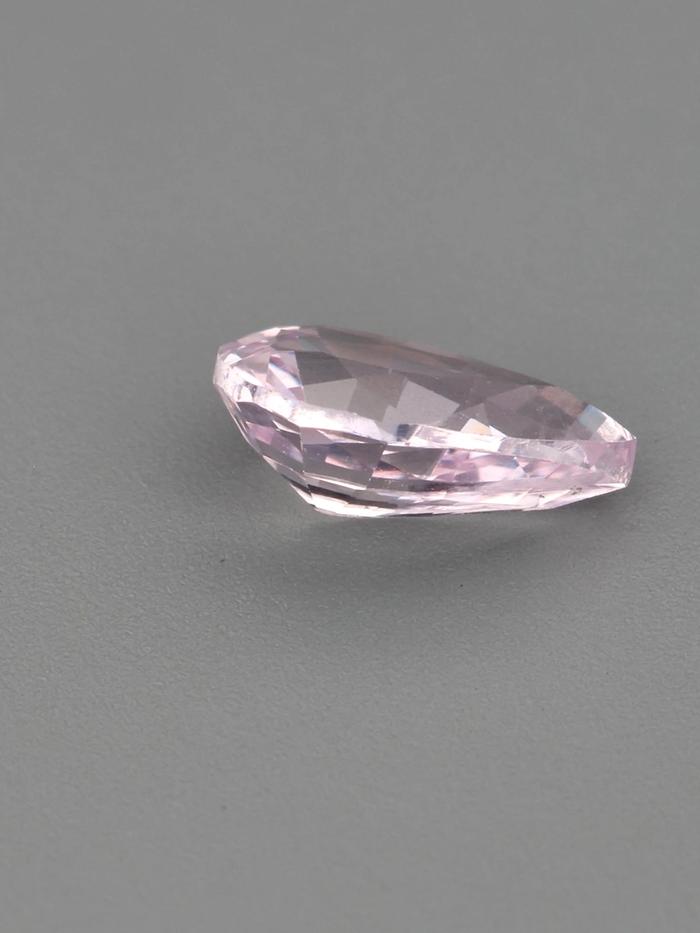 Nangi fine jewelry - pink gemstone in gold
