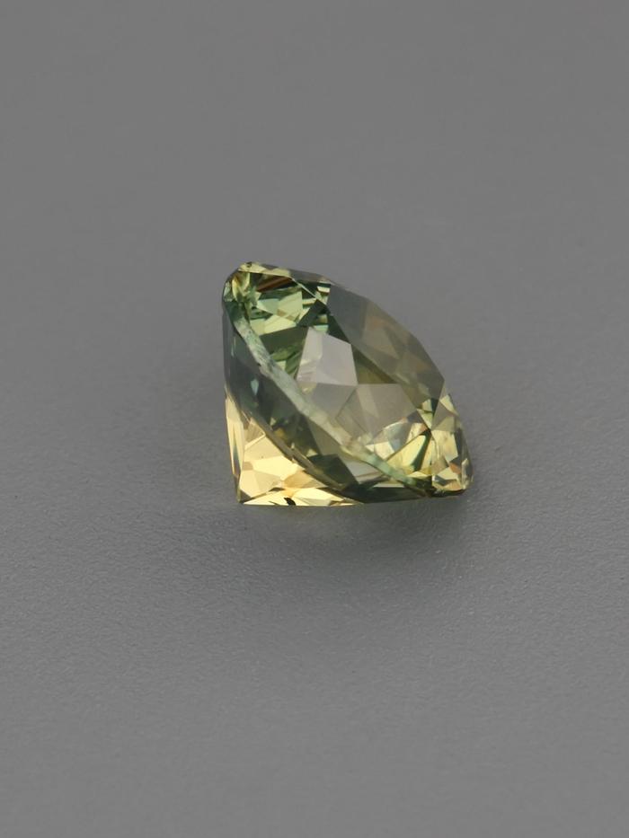 Nangi fine jewelry - yellow gemstone in gold