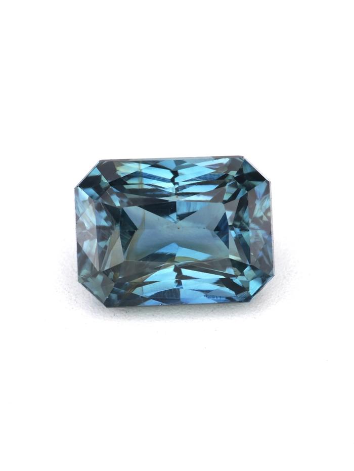 Nangi fine jewelry - blue gemstone in gold