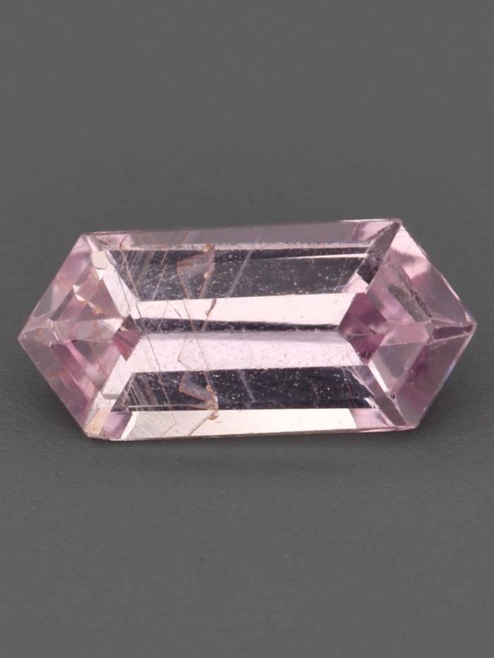 Nangi fine jewelry - pink gemstone in gold