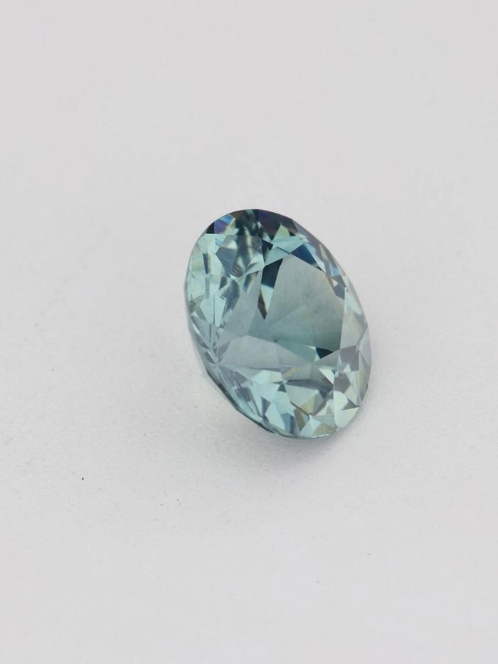 Nangi fine jewelry - green gemstone in gold