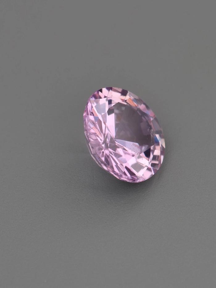 Nangi fine jewelry - pink gemstone in gold
