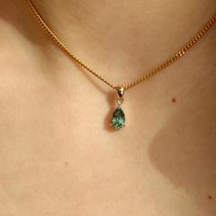 Nangi fine jewelry - green sapphire pendant in gold