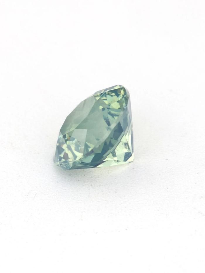 Nangi fine jewelry - green gemstone in gold