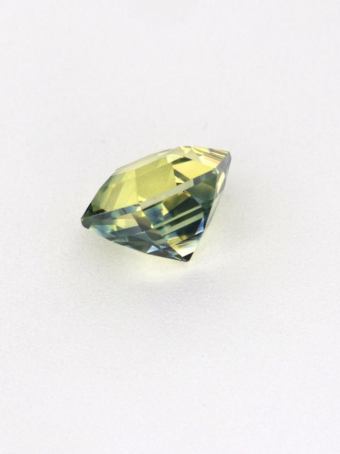 Nangi fine jewelry - yellow gemstone in gold