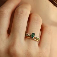 Nangi fine jewelry - green sapphire ring in yellow gold
