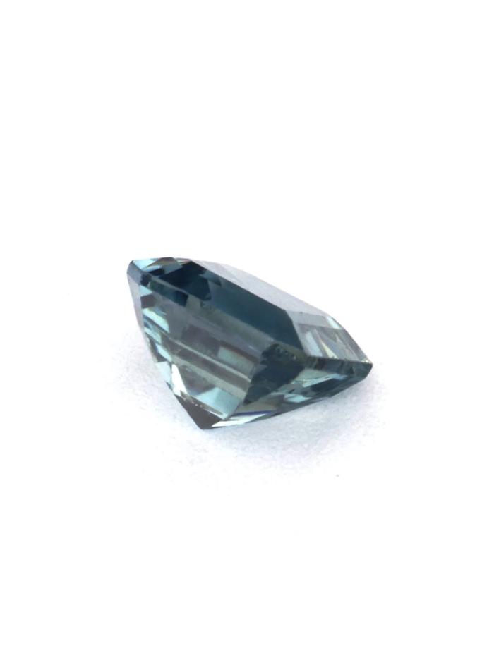 Nangi fine jewelry - blue gemstone in gold