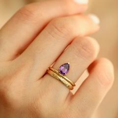 Nangi fine jewelry - purple amethyst ring in yellow gold