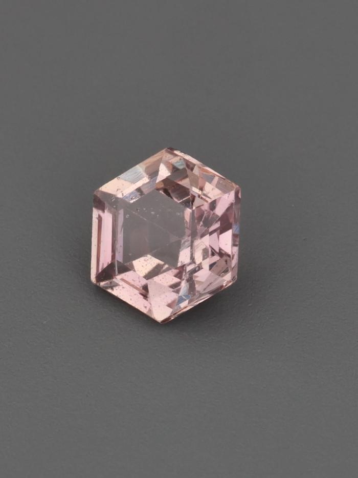 Nangi fine jewelry - pink gemstone in gold