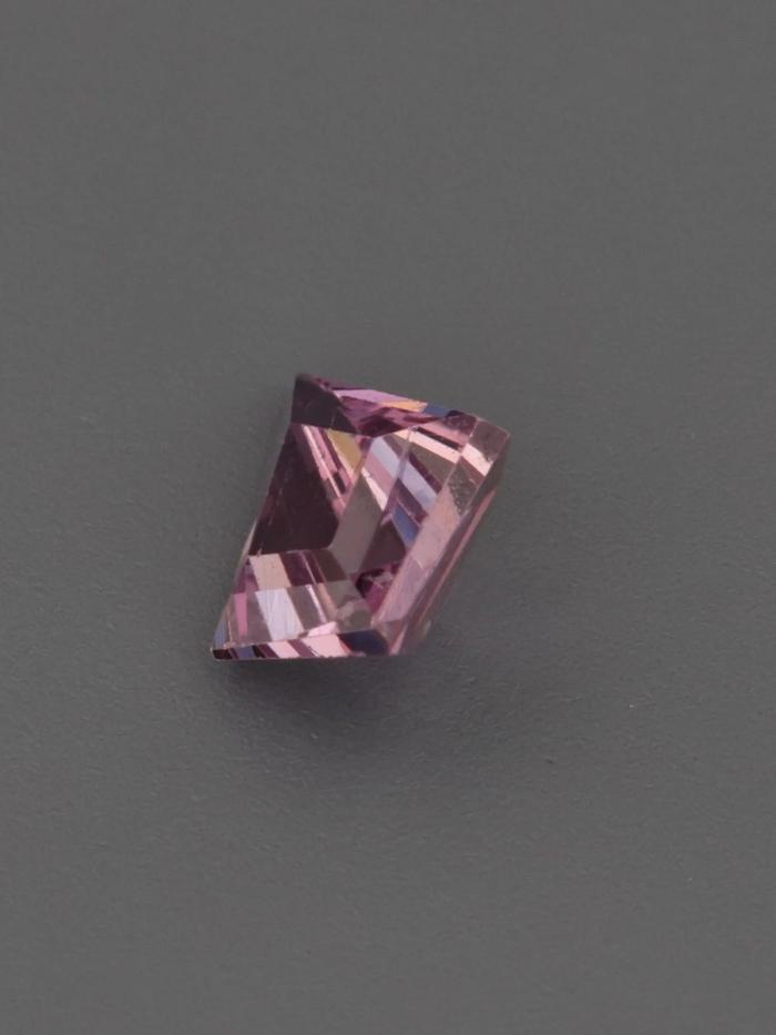 Nangi fine jewelry - pink gemstone in gold