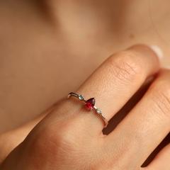 Nangi fine jewelry - red ruby ring in white gold