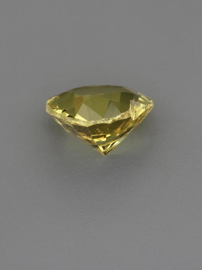 Nangi fine jewelry - yellow gemstone in gold