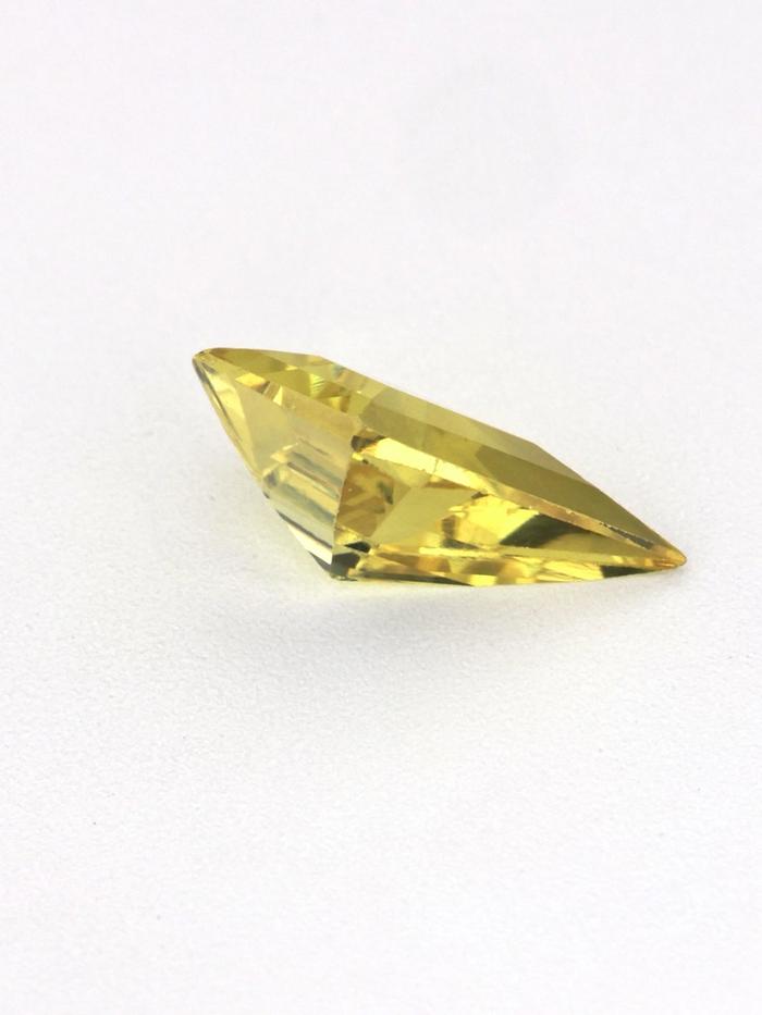 Nangi fine jewelry - yellow gemstone in gold