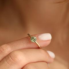 Nangi fine jewelry - green ring in yellow gold