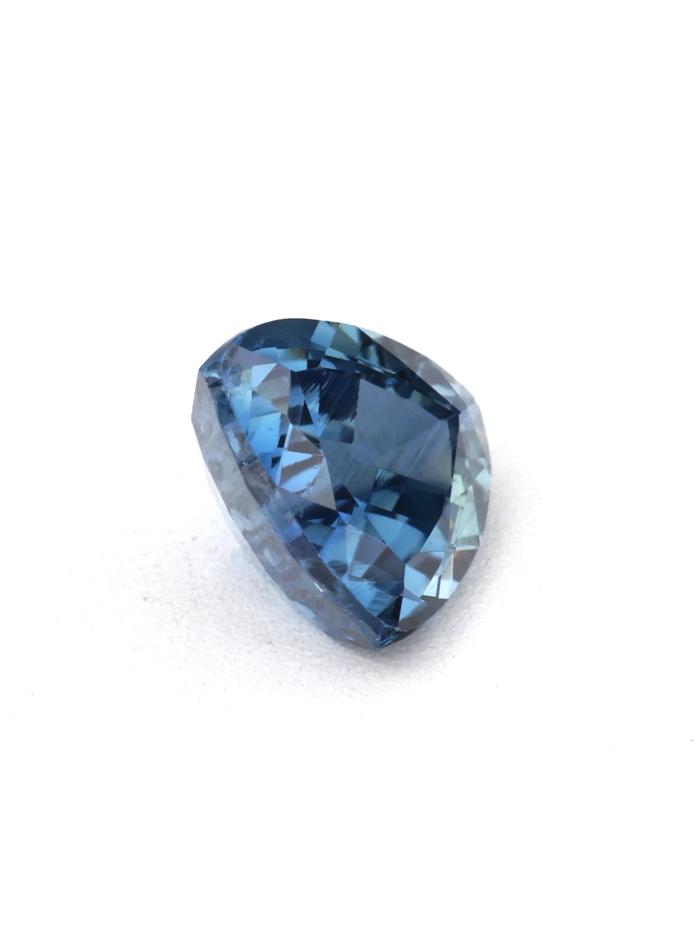 Nangi fine jewelry - blue gemstone in gold