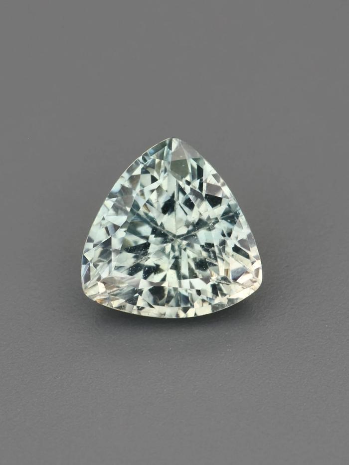Nangi fine jewelry - green gemstone in gold