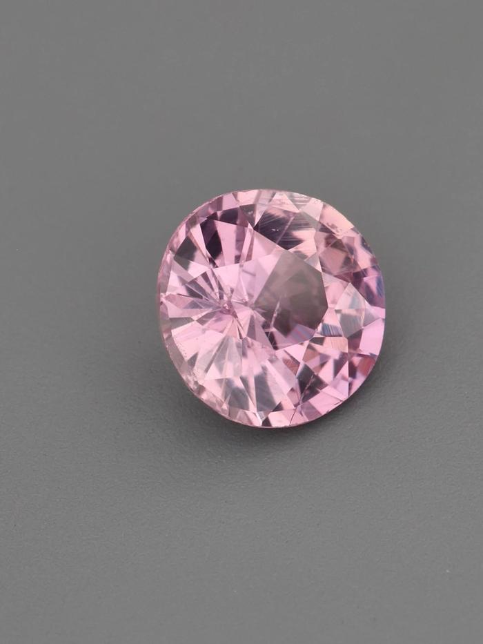 Nangi fine jewelry - pink gemstone in gold
