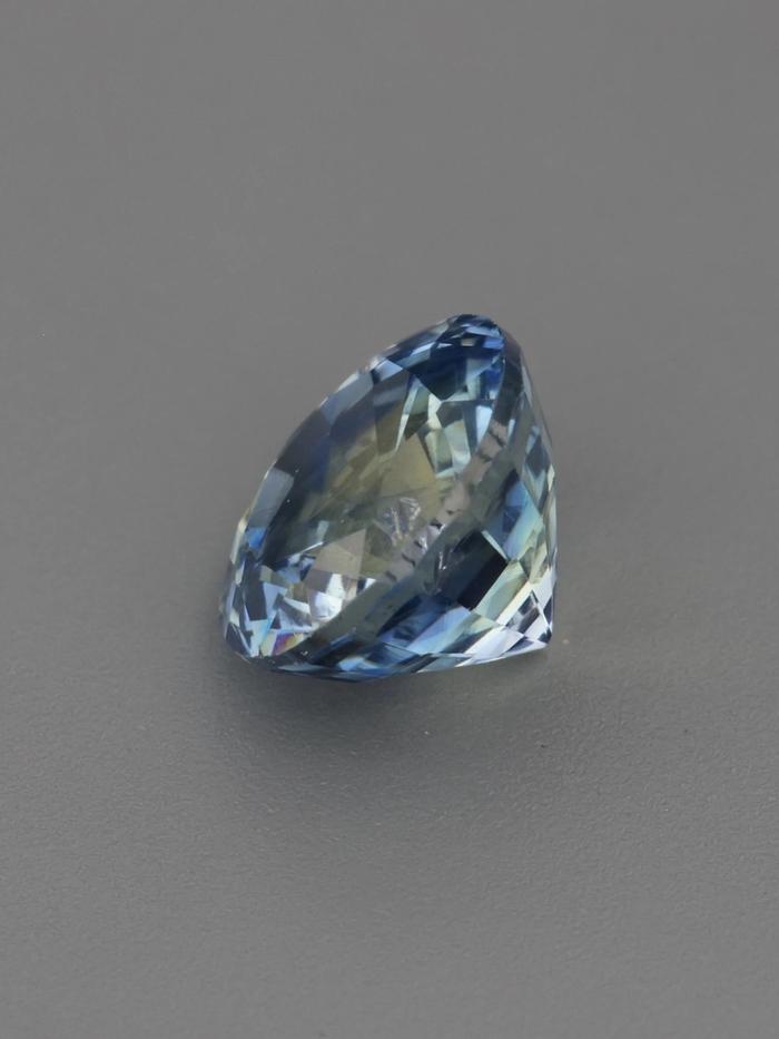 Nangi fine jewelry - blue gemstone in gold