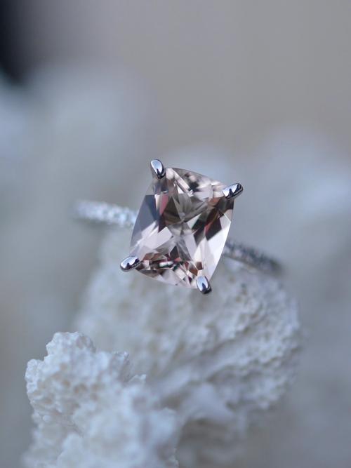 Nangi fine jewelry - pink morganite ring in white gold