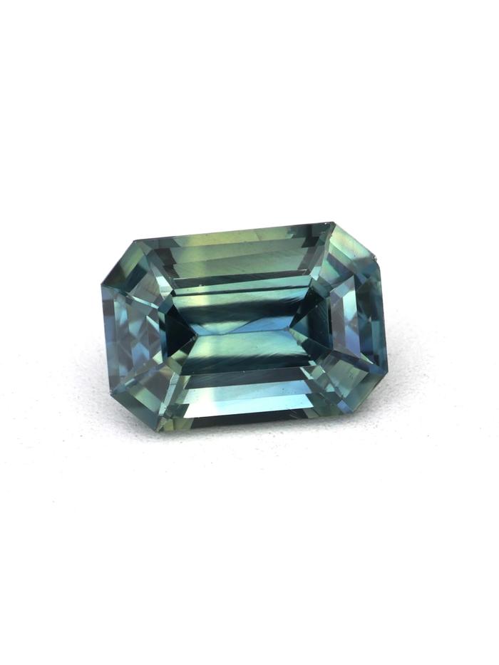 Nangi fine jewelry - green sapphire gemstone in gold