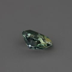 Nangi fine jewelry - green gemstone in gold