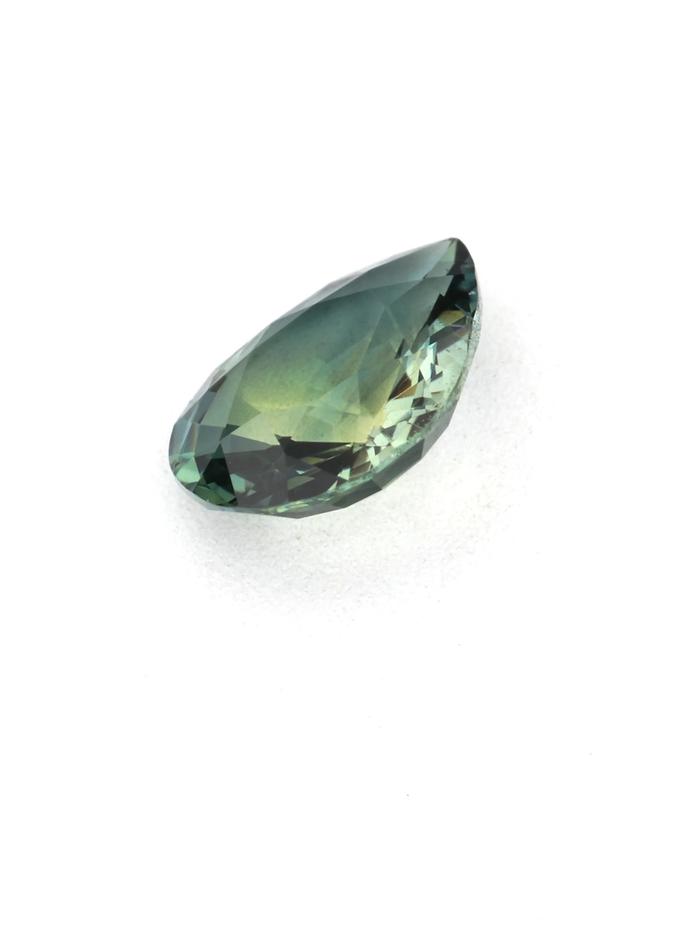 Nangi fine jewelry - green sapphire gemstone in gold