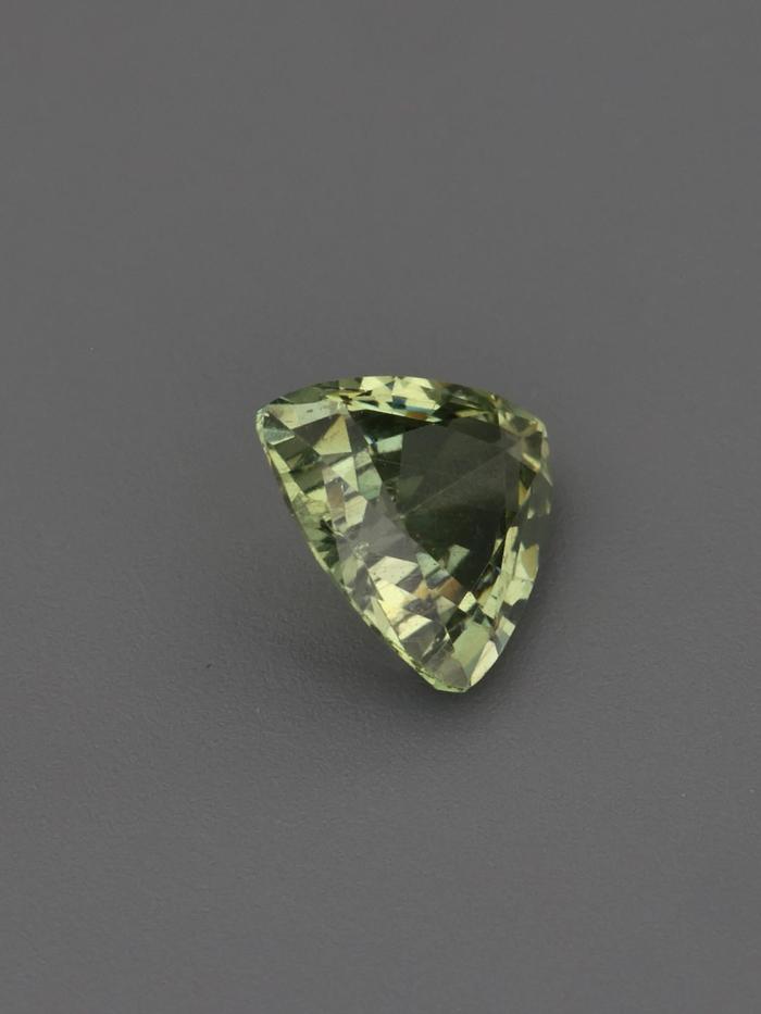 Nangi fine jewelry - green gemstone in gold