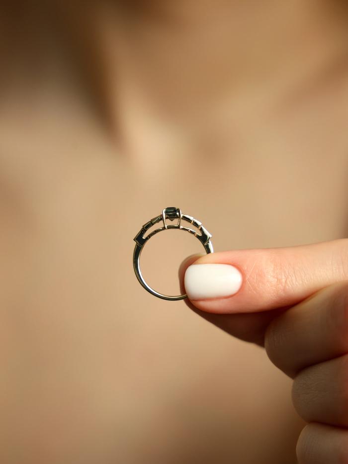 Nangi fine jewelry - teal / Peacock ring in yellow gold