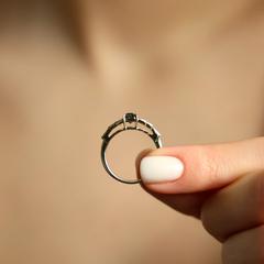 Nangi fine jewelry - teal / Peacock ring in yellow gold