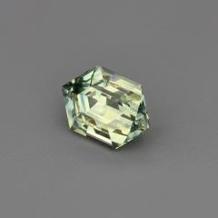 Nangi fine jewelry - green sapphire gemstone in gold