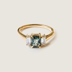 Nangi fine jewelry - green sapphire ring in yellow gold