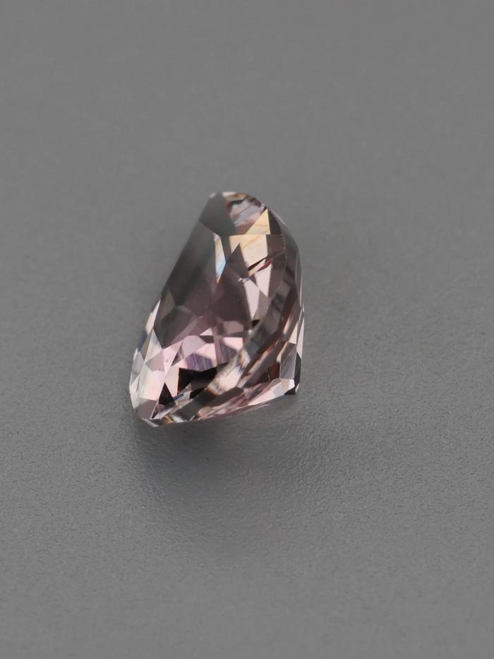 Nangi fine jewelry - pink gemstone in gold