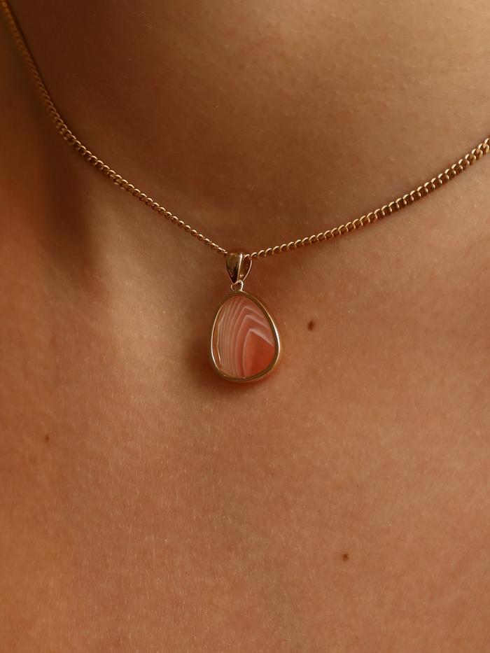 Nangi fine jewelry - orange apricot agate necklace in yellow gold