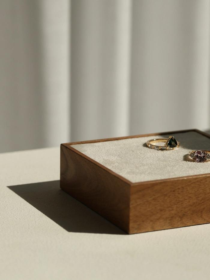 Nangi fine jewelry - teal / Peacock ring in yellow gold