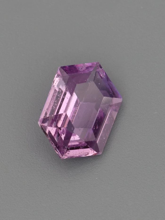 Nangi fine jewelry - pink sapphire gemstone in gold
