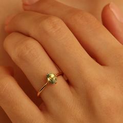 Nangi fine jewelry - green sapphire ring in yellow gold