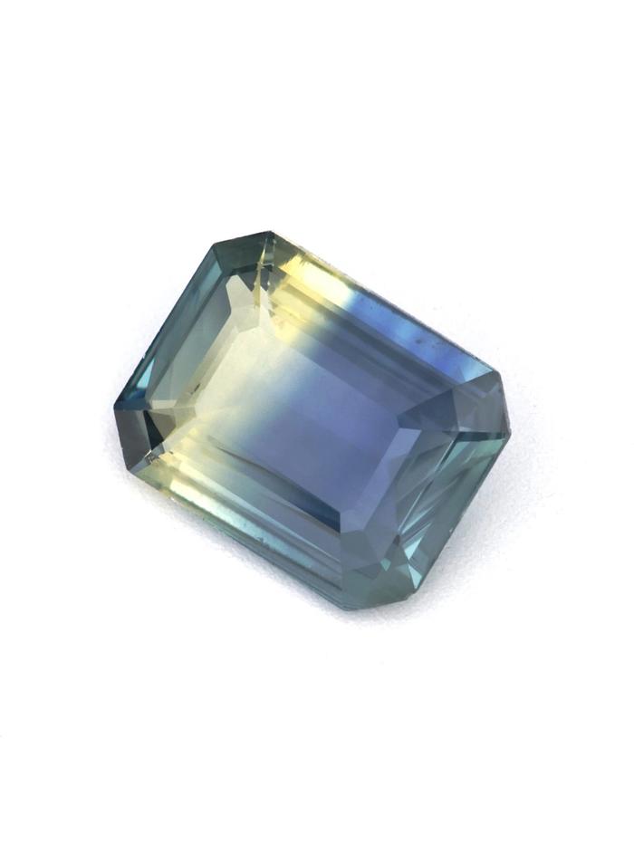 Nangi fine jewelry - blue gemstone in gold