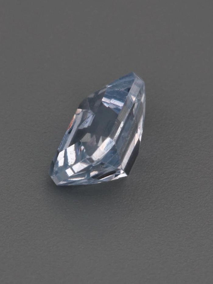 Nangi fine jewelry - blue gemstone in gold